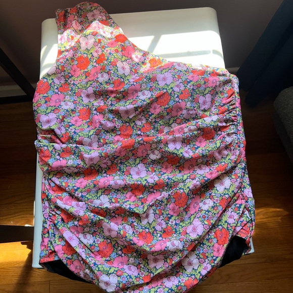 J. Crew Ruched one-shoulder one-piece in LibertyMeadow Song fabric Size 14 NWT - Picture 2 of 4